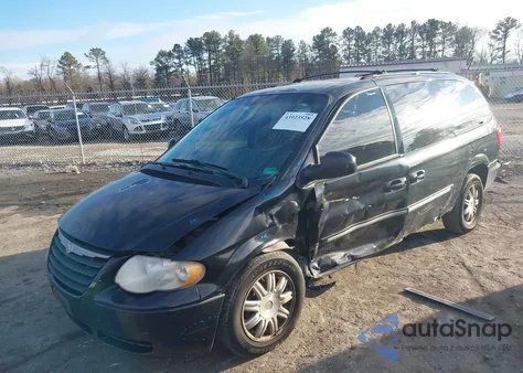 2006 Chrysler Town & Country Touring z USA, uszkodzony, nr VIN 2A4GP54L66R840188